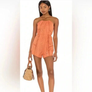 Tina Woven Romper in Desert Rose
AMUSE SOCIETY
Color:Desert Rose